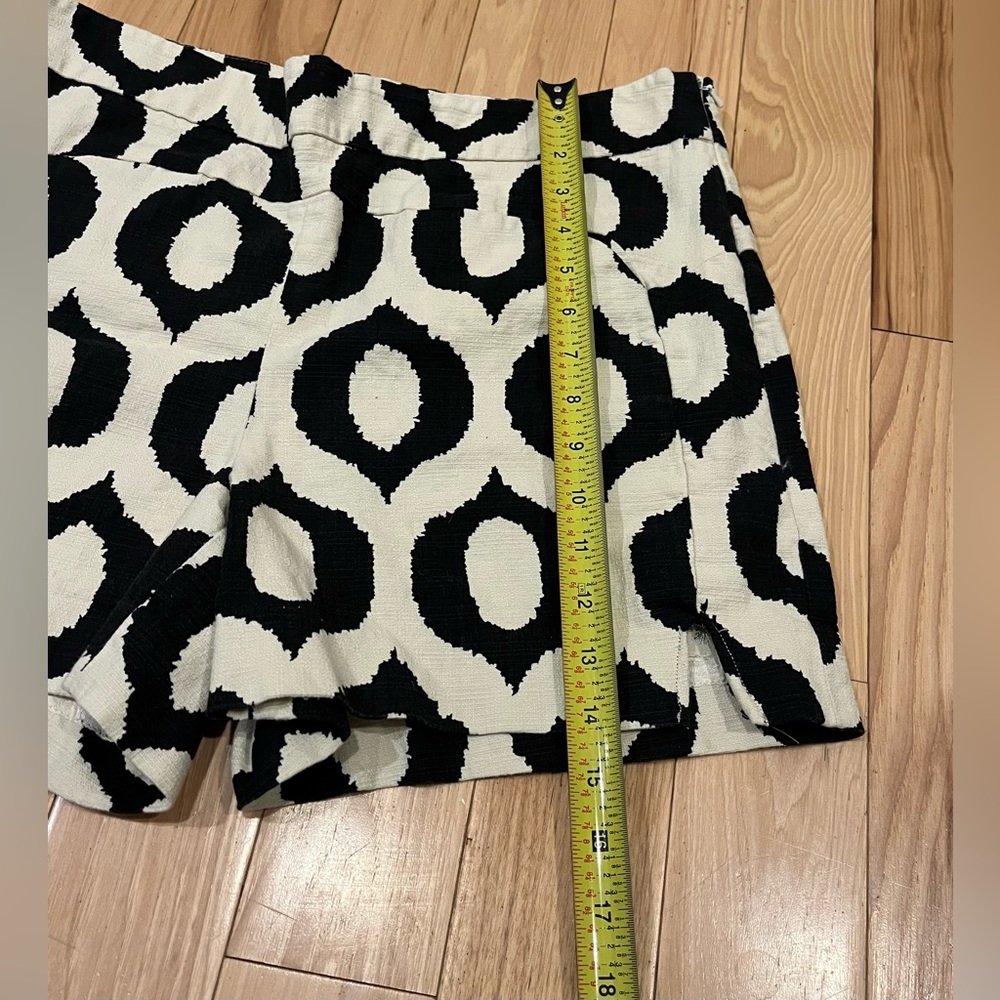 Cartonnier Black and White Patterned Women’s Shorts - Picture 6 of 9